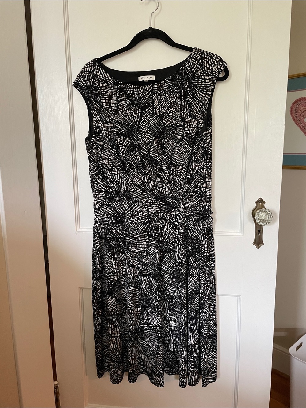 Jones Studio Black & White Abstract Midi Dress